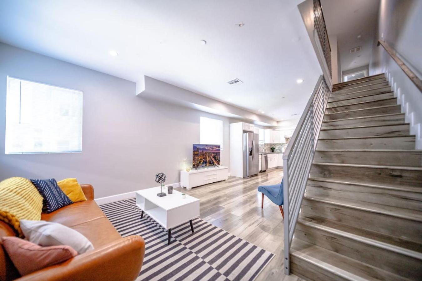 4bd Townhome Sleeps 10 Near Usc Dtla Expo *