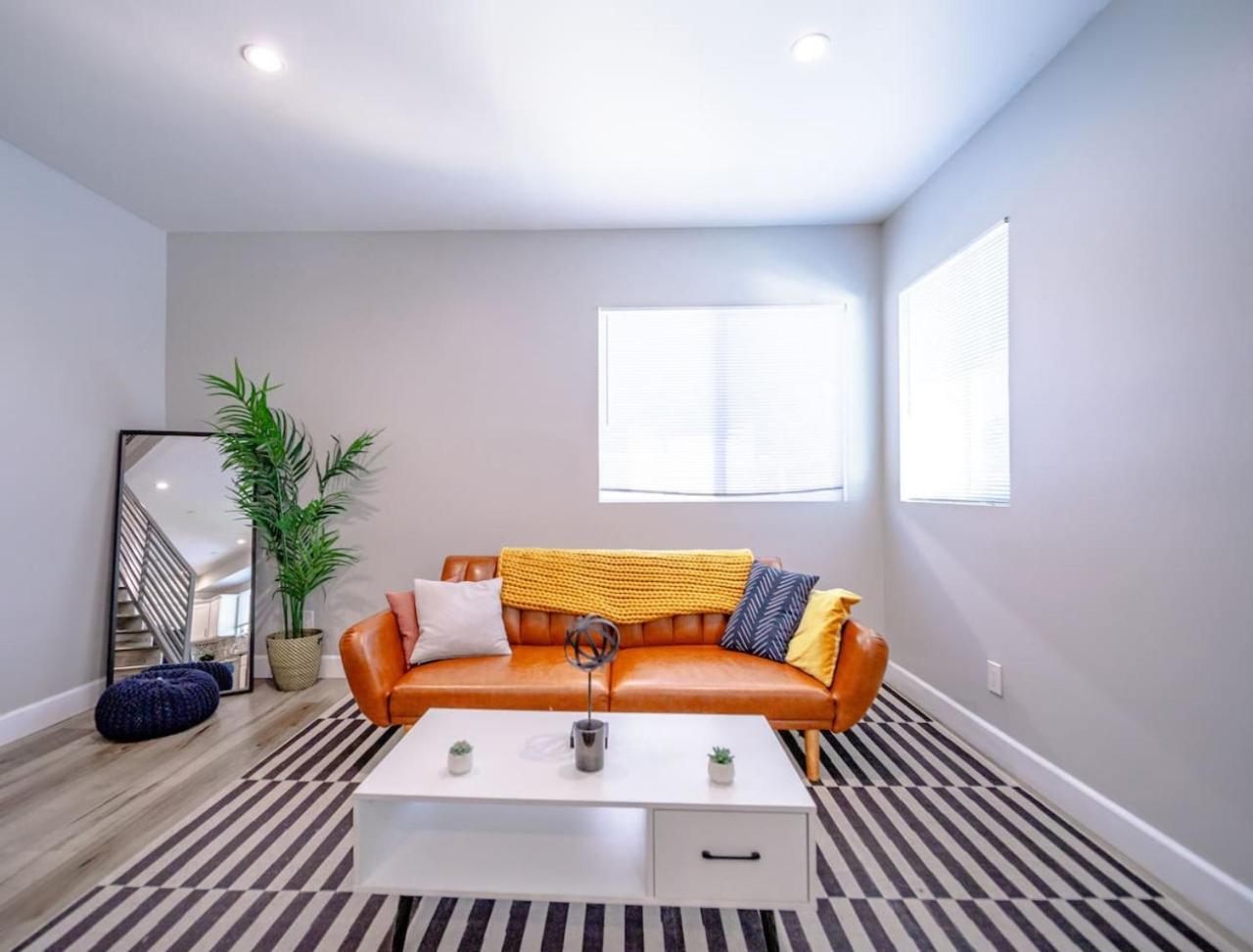 Holiday home 4bd Townhome Sleeps 10 Near Usc Dtla Expo