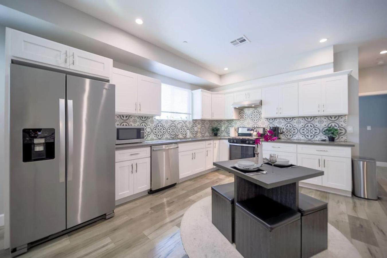 4bd Townhome Sleeps 10 Near Usc Dtla Expo Holiday home Los Angeles